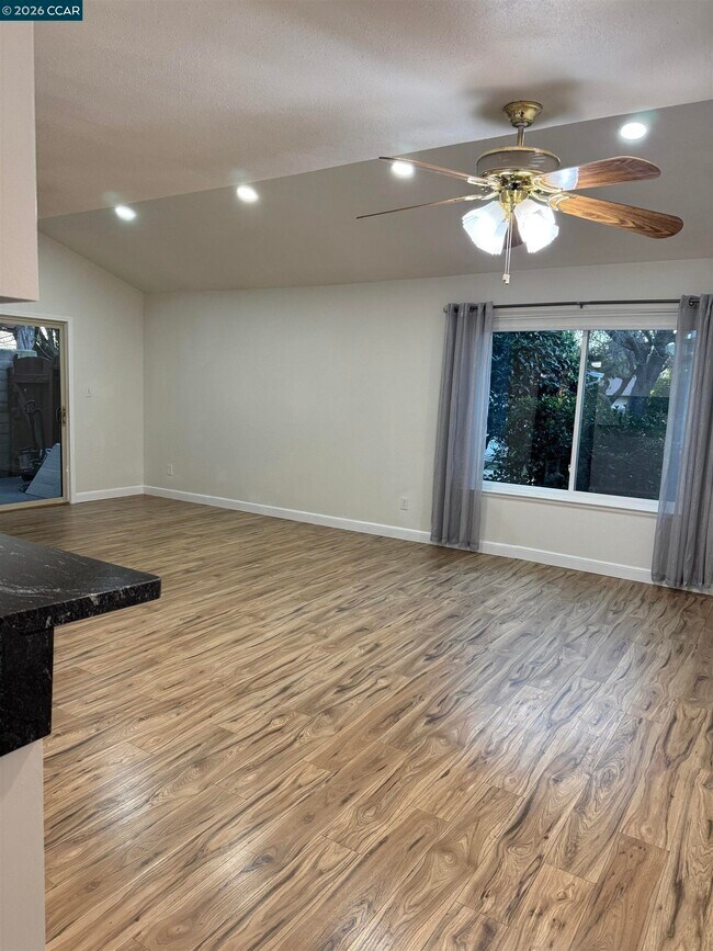 Building Photo - 1725 Landana Dr