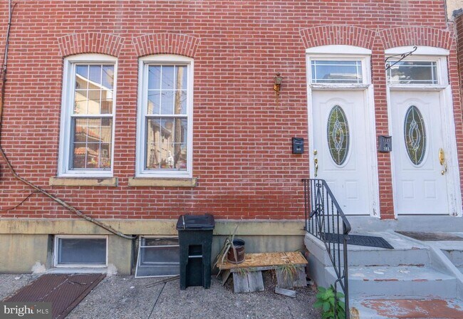 Building Photo - 1121 S 13th St