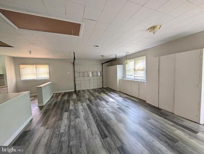 Building Photo - 1100 Woodlawn Ave