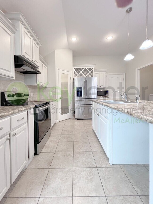 Building Photo - Beautiful 4bed/2bath home in Edinburg