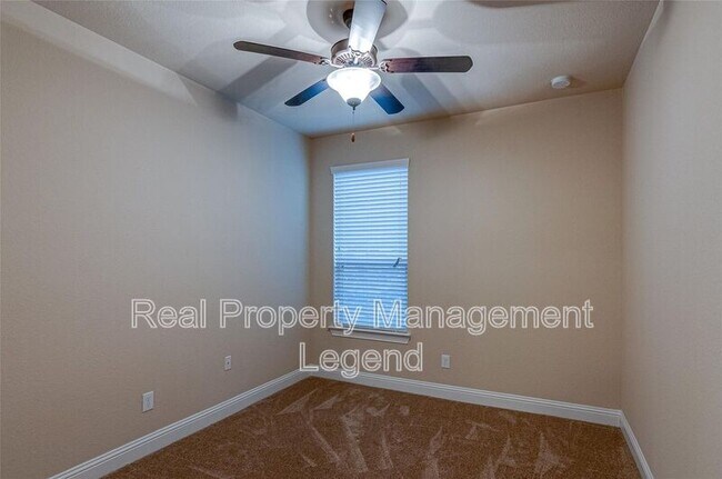 Building Photo - 2826 Exeter Dr