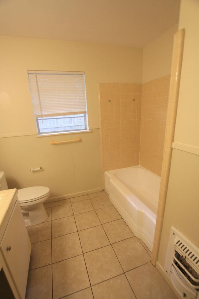Building Photo - Coming Soon: Beautiful 3 Bedroom, 2 Bathro...