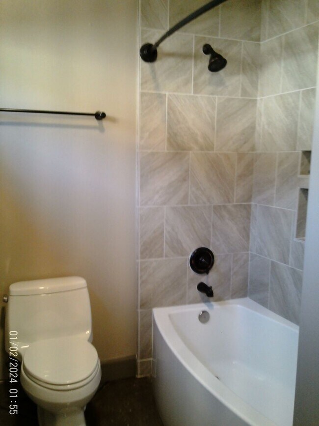 Building Photo - CUSTOM BUILT IN GATED SOUTHERN OAKS !!!  APPLICATION PENDING