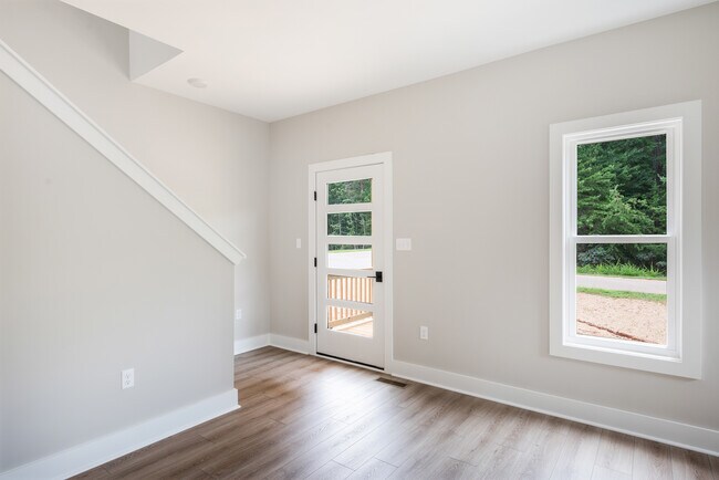 Building Photo - 415 Kershaw Dr