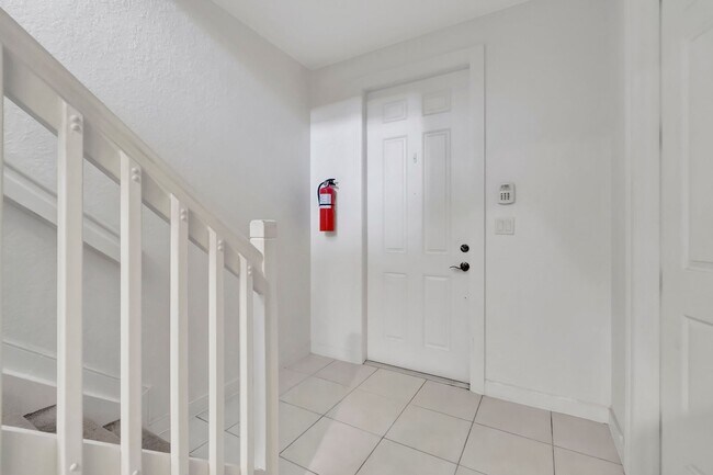 Building Photo - 4 BEDROOMS 3.5 BATHROOMS!! GATED COMMUNITY