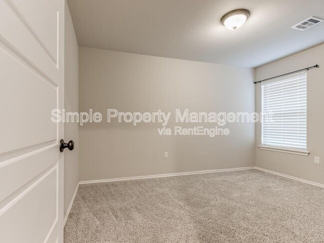 Building Photo - 4700 Crystal Hill Dr