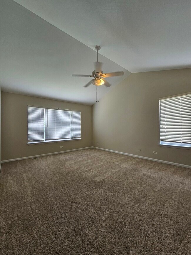 Building Photo - 420 Merry Oaks Rd