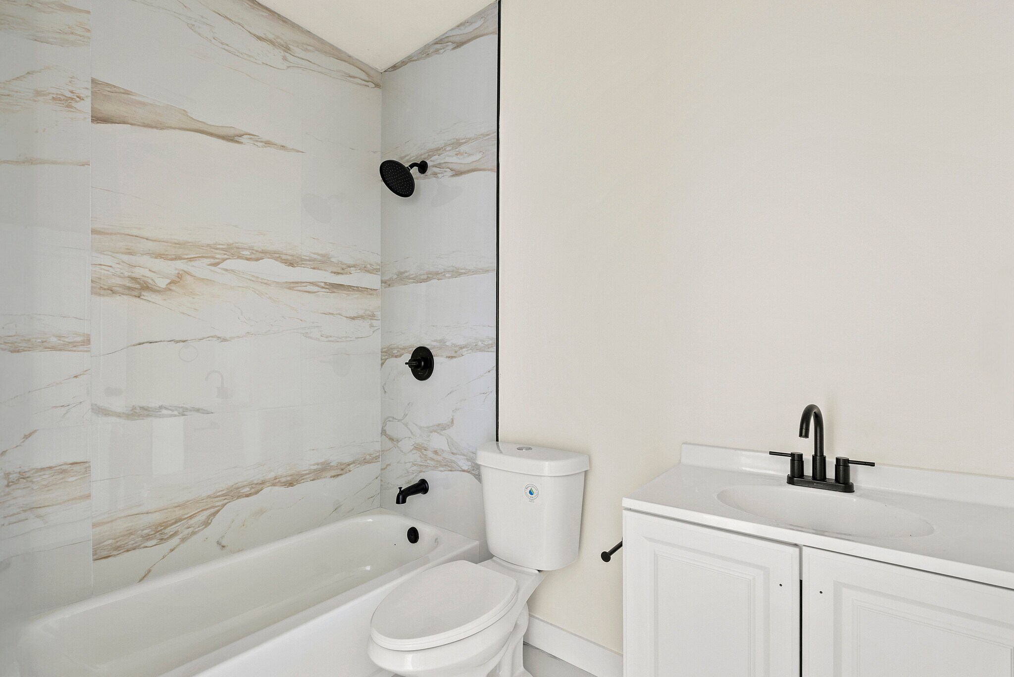 Building Photo - 3043 S Bronson Ave