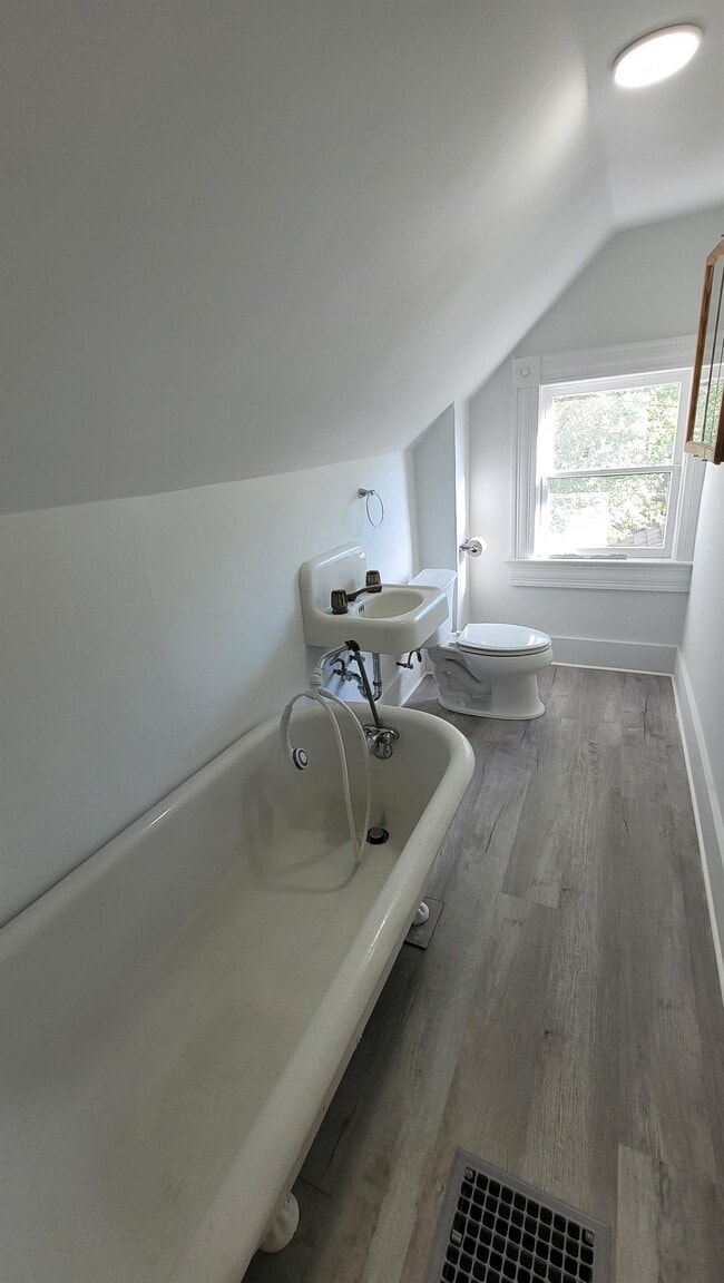 Building Photo - 728 W Colorado Ave