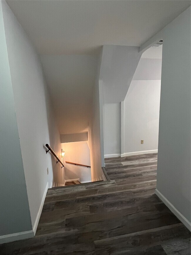 Building Photo - 5730 Cartagena St