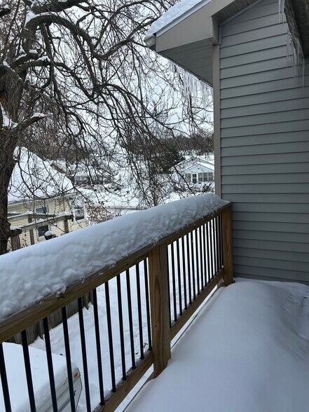 Building Photo - 321 Adolph St