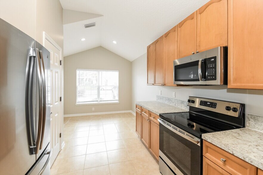 Building Photo - 875 Woodbridge Hollow N