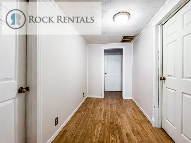 Building Photo - Cute 3 Bed 1 Bath Near Rice Park