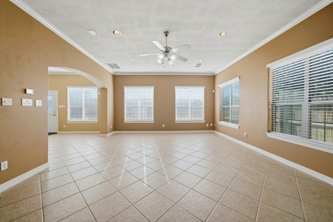 Building Photo - 8029 Durango Way Dr