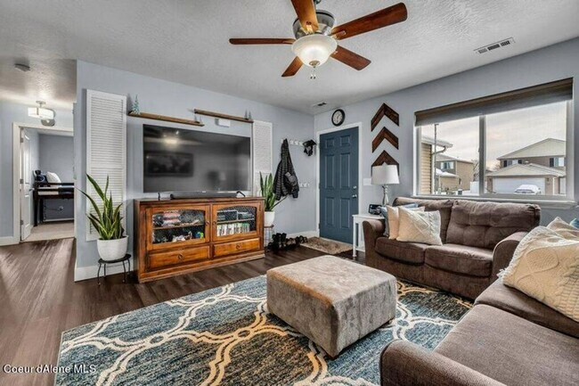 Building Photo - 3-Bedroom Home in The Landings – Fully Fenced Yard & 2-Car Garage