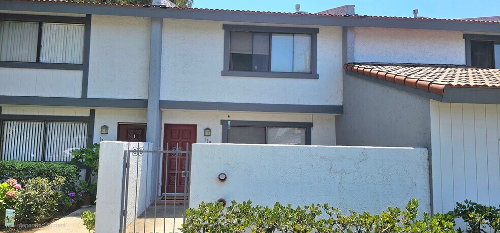 View from Street - 1910 W Palmyra Ave