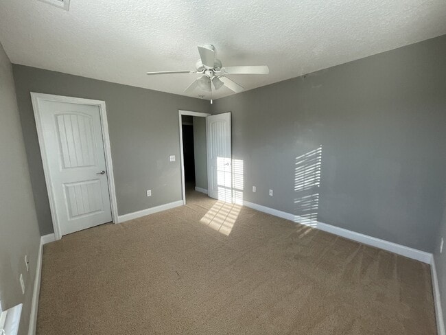 Building Photo - Home For Rent
