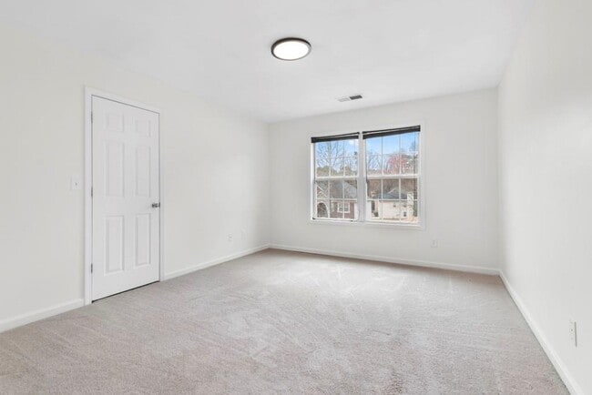 Building Photo - 45 Wyndmont Way