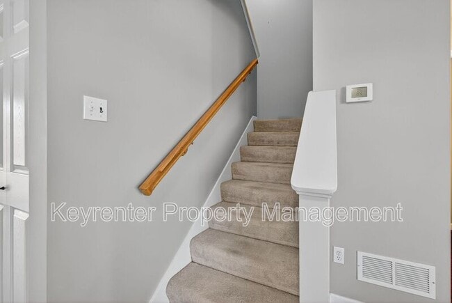 Building Photo - 1111 Ridgeway Dr