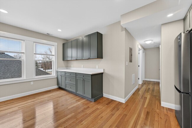 Building Photo - 42 Almont St