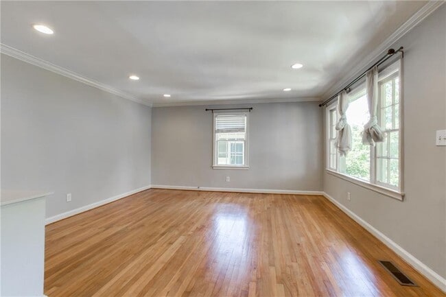 Building Photo - 1752 Beacon Hill Blvd NE