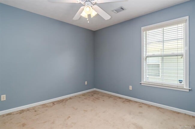 Building Photo - 9025 Saw Tooth Loop