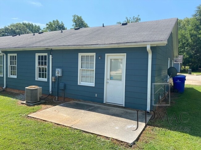 Building Photo - 18 Simmons Ct