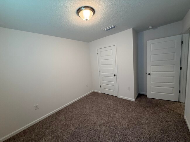 Building Photo - 225 Gray Owl Dr