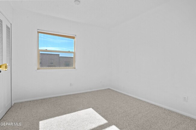 Building Photo - 244 Paso Noble Dr