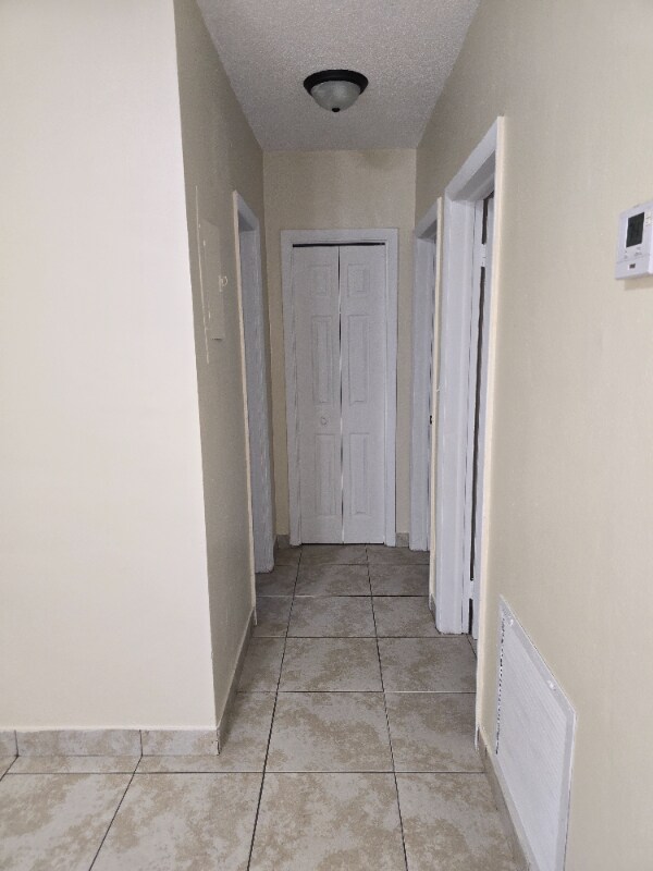Building Photo - 305 N 61st Ave