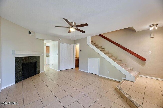 Building Photo - 1402 E Osborn Rd