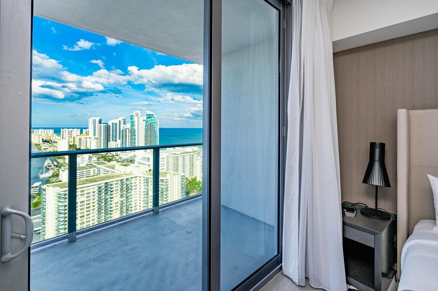 Building Photo - 2721 Hallandale Beach Blvd