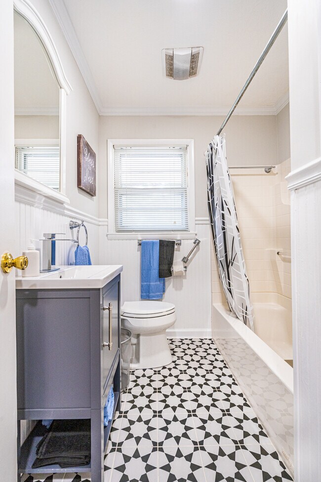 Building Photo - COMING SOON !!! 3/13/2026