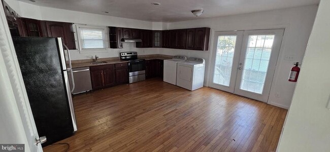 Building Photo - 107 River Rd Dr