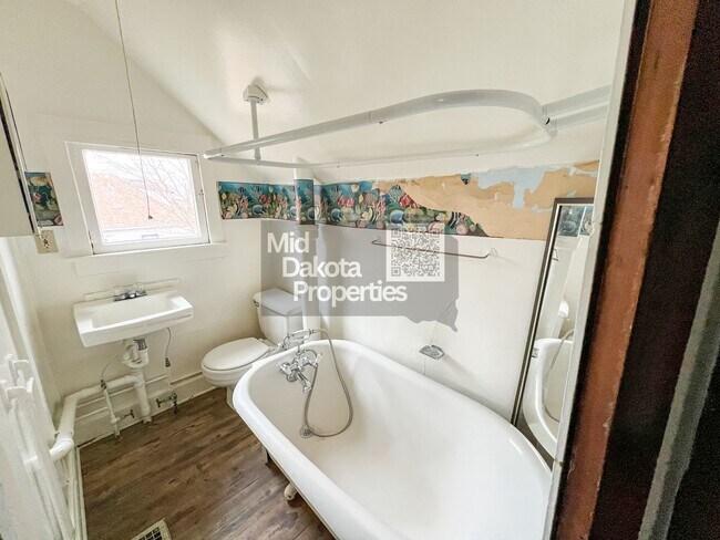 Building Photo - 735 S Wisconsin St