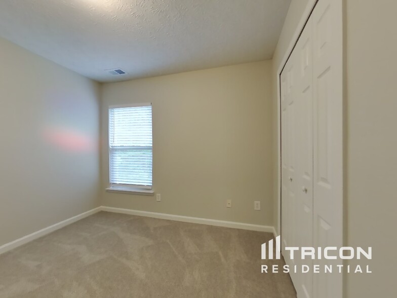 Building Photo - 5534 Somervale Ct