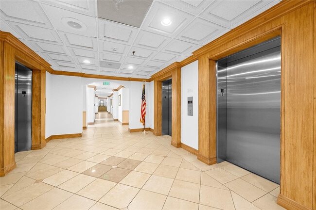 Building Photo - 5100 N Ocean Blvd