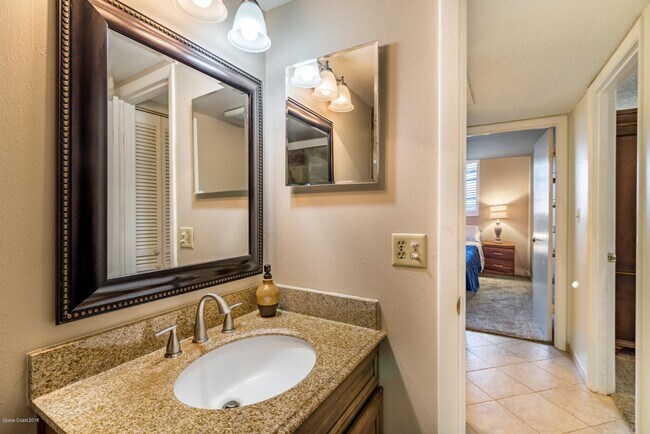 Guest Bath - 2700 N Highway A1A