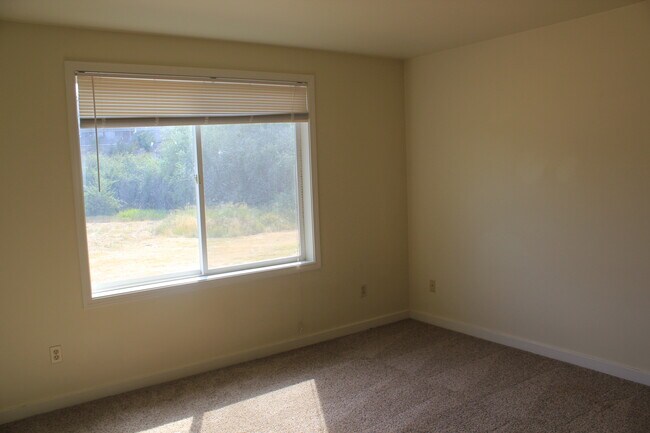 Building Photo - 1308 N Brooklane St
