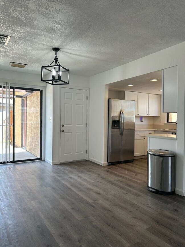 Building Photo - Please contact Vaughn Realty to set up an appointment, 760-446-6561