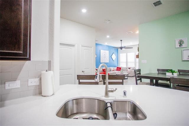 Building Photo - 821 San Madrid Trl