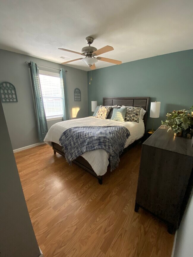 Queen Bedroom - 201 Rector Dr