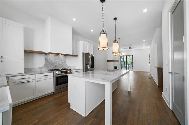 Building Photo - 2347 Hosea L Williams Dr SE