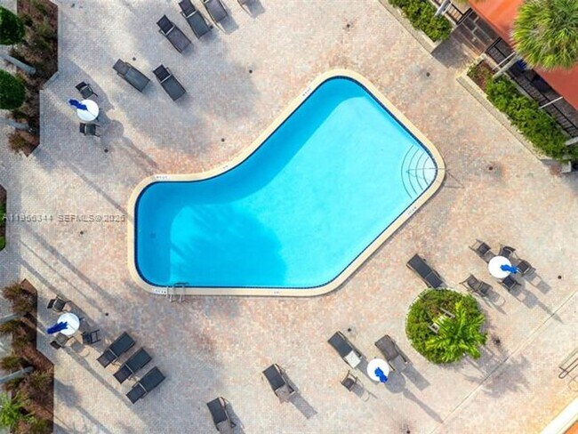 Building Photo - 3430 Torremolinos Ave