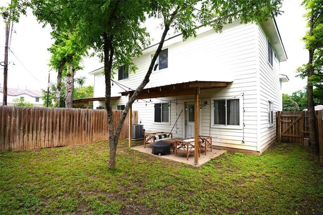 Building Photo - 1700 Constantino Cir