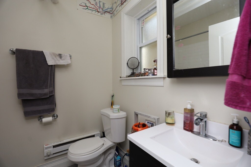 Building Photo - 2129 N Dayton St