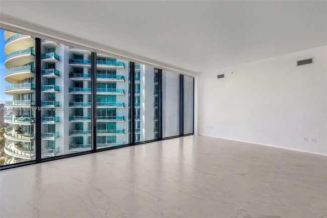 Building Photo - 1000 Biscayne Blvd