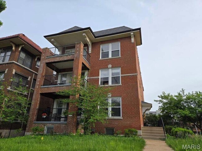 Building Photo - 5528 Waterman Blvd