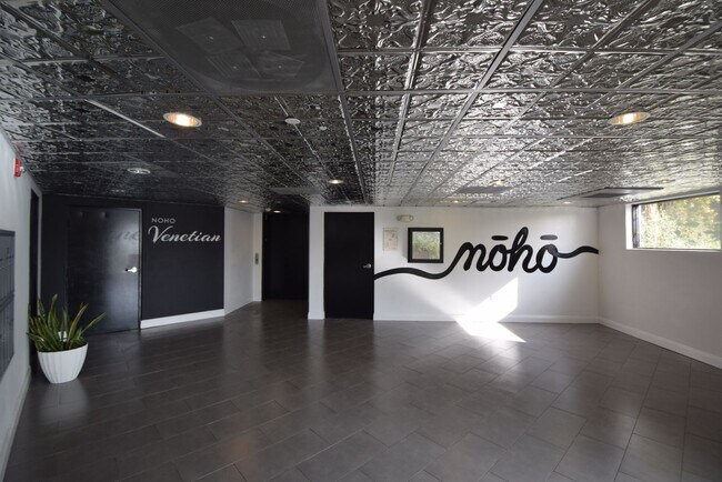 Interior Photo - 5500