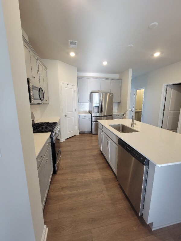 Building Photo - 15760 Country House St